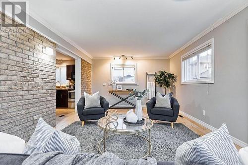 201 Eastlawn Street, Oshawa, ON - Indoor Photo Showing Living Room