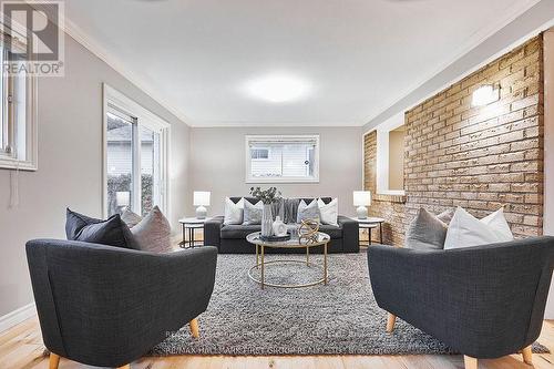 201 Eastlawn Street, Oshawa, ON - Indoor Photo Showing Living Room