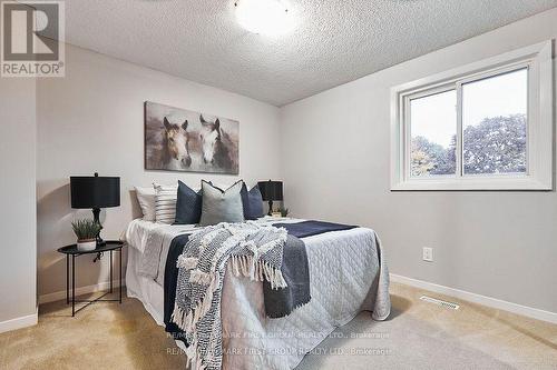 201 Eastlawn Street, Oshawa, ON - Indoor Photo Showing Bedroom