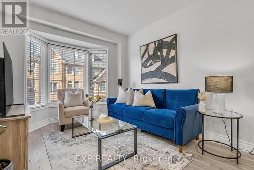 94 - 1168 Arena Road, Mississauga, ON - Indoor Photo Showing Living Room