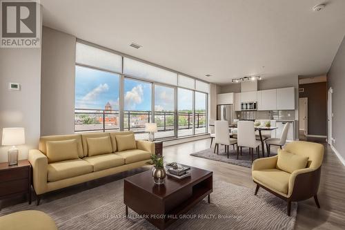 501 - 21 Matchedash Street S, Orillia, ON - Indoor Photo Showing Living Room