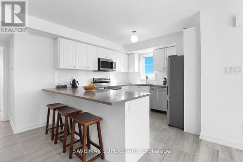 91 Appletree Lane, Barrie, ON - Indoor Photo Showing Kitchen With Double Sink