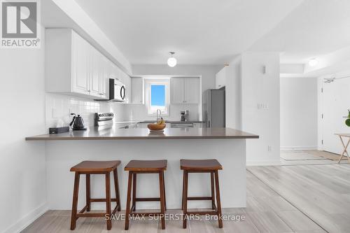 91 Appletree Lane, Barrie, ON - Indoor Photo Showing Kitchen