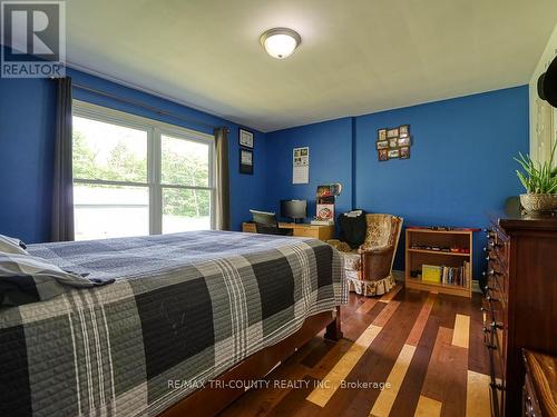 319 Norfolk County 45 Road, Norfolk (Frogmore), ON - Indoor Photo Showing Bedroom