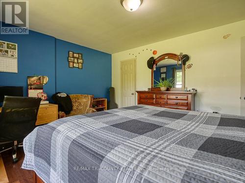 319 Norfolk County 45 Road, Norfolk (Frogmore), ON - Indoor Photo Showing Bedroom