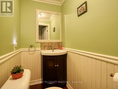 319 Norfolk County 45 Road, Norfolk (Frogmore), ON - Indoor Photo Showing Bathroom