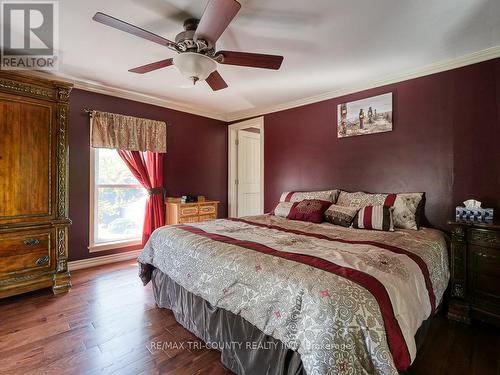 319 Norfolk County 45 Road, Norfolk (Frogmore), ON - Indoor Photo Showing Bedroom