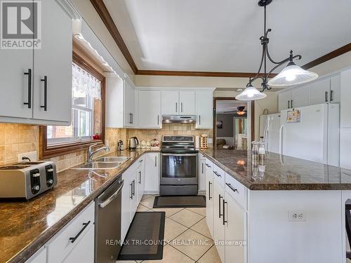 319 Norfolk County 45 Road, Norfolk (Frogmore), ON - Indoor Photo Showing Kitchen With Double Sink With Upgraded Kitchen