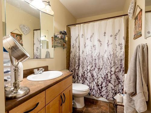 435 Schubert Drive, Kamloops, BC - Indoor Photo Showing Bathroom