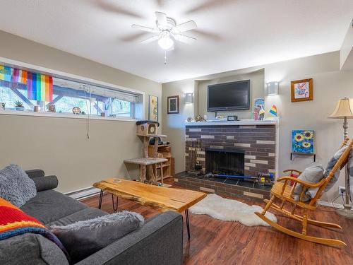 435 Schubert Drive, Kamloops, BC - Indoor Photo Showing Living Room With Fireplace