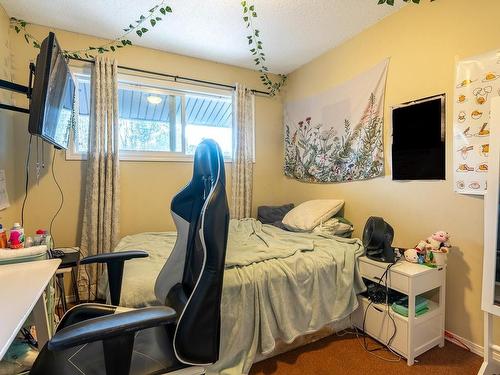 435 Schubert Drive, Kamloops, BC - Indoor Photo Showing Bedroom