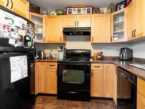 435 Schubert Drive, Kamloops, BC - Indoor Photo Showing Kitchen