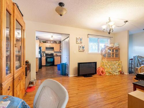 435 Schubert Drive, Kamloops, BC - Indoor