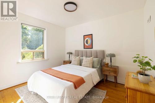 9 Lyndale Drive, Toronto, ON - Indoor Photo Showing Bedroom