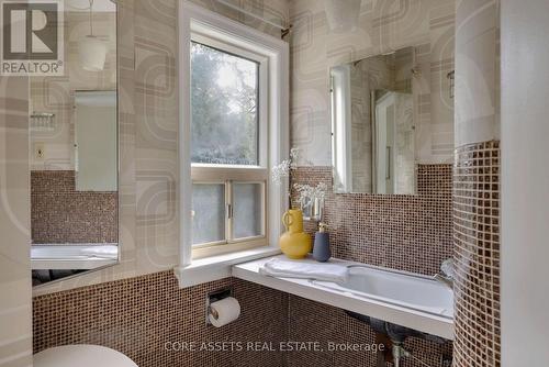 9 Lyndale Drive, Toronto, ON - Indoor Photo Showing Bathroom