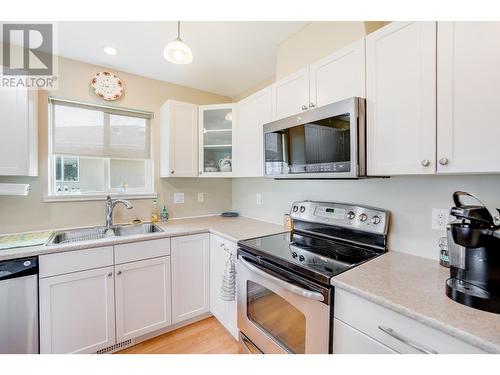 4200 Grandview  Drive Unit# 111, Castlegar, BC - Indoor Photo Showing Kitchen With Double Sink