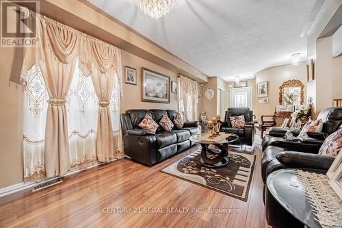 13 Corvette Court, Brampton, ON - Indoor Photo Showing Living Room