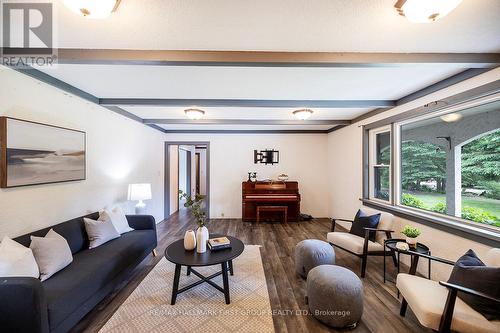 3310 County Road 121, Galway-Cavendish And Harvey, ON - Indoor Photo Showing Living Room