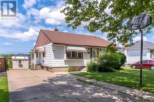 76 Albert Street W, Thorold, ON - Outdoor With Facade