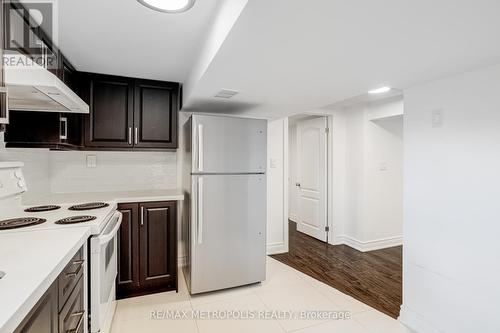 76 Albert Street W, Thorold, ON - Indoor Photo Showing Kitchen