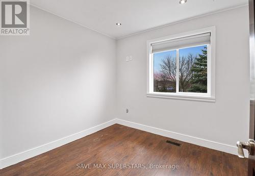 104 Brown Street, Barrie, ON - Indoor Photo Showing Other Room