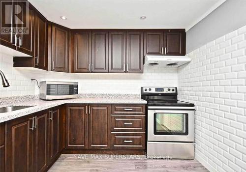 104 Brown Street, Barrie, ON - Indoor Photo Showing Kitchen