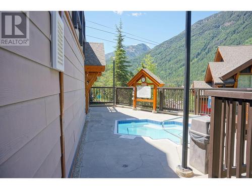 2049 Summit  Drive Unit# 314B, Panorama, BC - Outdoor With In Ground Pool