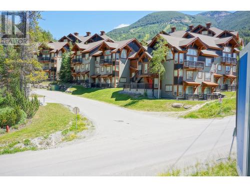 2049 Summit Drive Unit# 314B, Panorama, BC - Outdoor With Facade