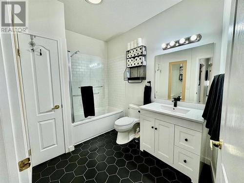 301 11001 13Th Street, Dawson Creek, BC - Indoor Photo Showing Bathroom