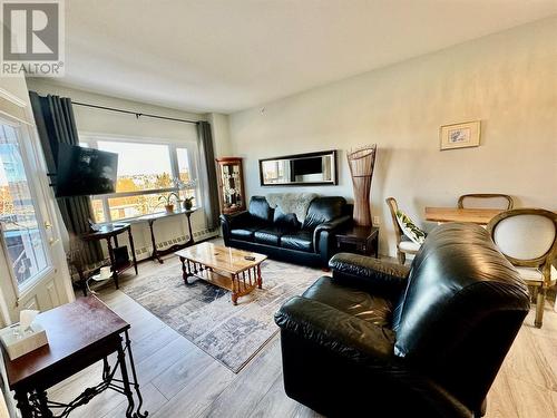 301 11001 13Th Street, Dawson Creek, BC - Indoor Photo Showing Living Room