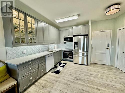 301 11001 13Th Street, Dawson Creek, BC - Indoor Photo Showing Kitchen