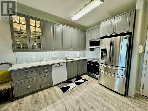 301 11001 13Th Street, Dawson Creek, BC - Indoor Photo Showing Kitchen