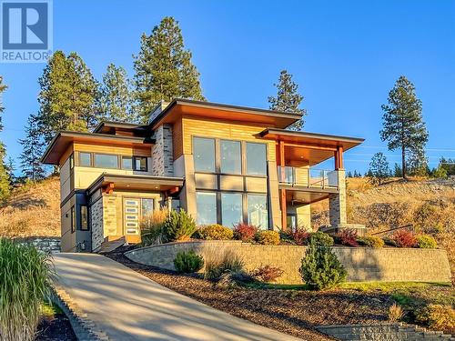 130 Flagstone Rise, Naramata, BC - Indoor Photo Showing Garage