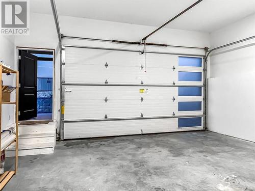 130 Flagstone Rise, Naramata, BC - Indoor Photo Showing Garage