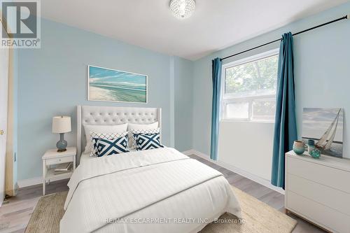 17 - 2373 King Street E, Hamilton, ON - Indoor Photo Showing Bedroom