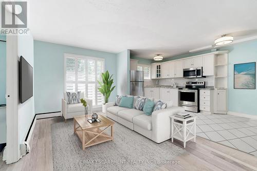 17 - 2373 King Street E, Hamilton, ON - Indoor Photo Showing Living Room