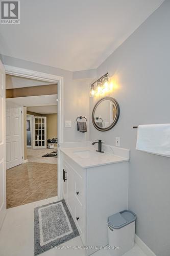 21 Longview Road, Hamilton, ON - Indoor Photo Showing Bathroom