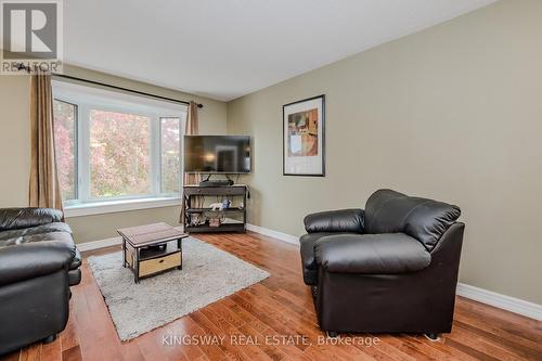 21 Longview Road, Hamilton, ON - Indoor Photo Showing Living Room