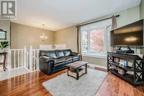 21 Longview Road, Hamilton, ON - Indoor Photo Showing Living Room