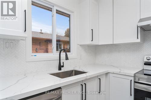 Main - 176 Letitia Street, Barrie, ON - Indoor Photo Showing Kitchen With Upgraded Kitchen