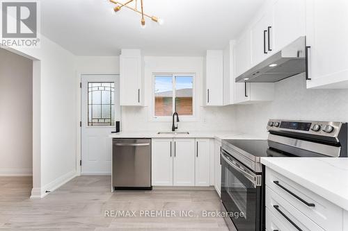 Main - 176 Letitia Street, Barrie, ON - Indoor Photo Showing Kitchen With Upgraded Kitchen