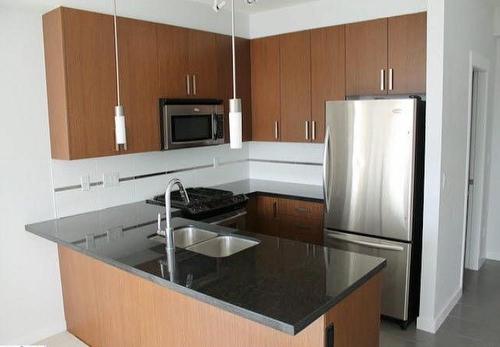 15988 26 Avenue, Surrey, BC - Indoor Photo Showing Kitchen With Double Sink