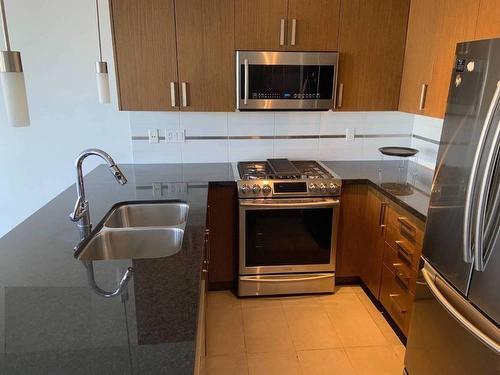 15988 26 Avenue, Surrey, BC - Indoor Photo Showing Kitchen With Double Sink