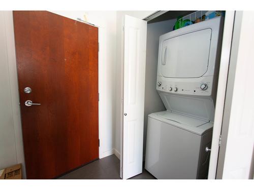 15988 26 Avenue, Surrey, BC - Indoor Photo Showing Laundry Room