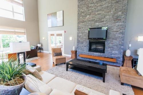 15988 26 Avenue, Surrey, BC - Indoor Photo Showing Living Room With Fireplace