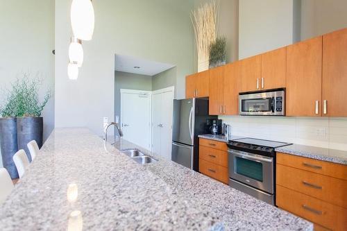 15988 26 Avenue, Surrey, BC - Indoor Photo Showing Kitchen With Double Sink