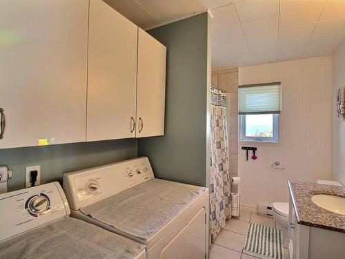 Bathroom - 549  - 551 Rue St-Laurent, Saint-Siméon, QC - Indoor Photo Showing Laundry Room