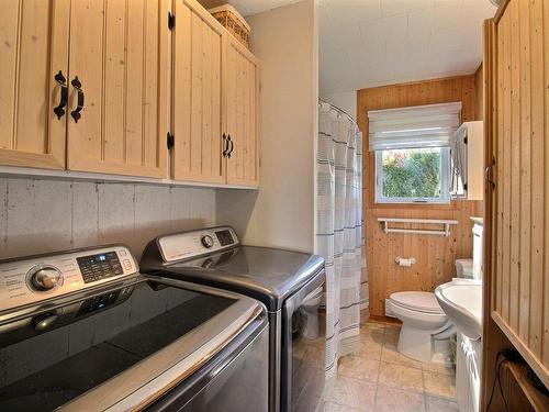 Bathroom - 549  - 551 Rue St-Laurent, Saint-Siméon, QC - Indoor Photo Showing Laundry Room