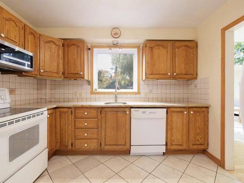 Cuisine - 725 45E Avenue, Montréal (Lachine), QC - Indoor Photo Showing Kitchen