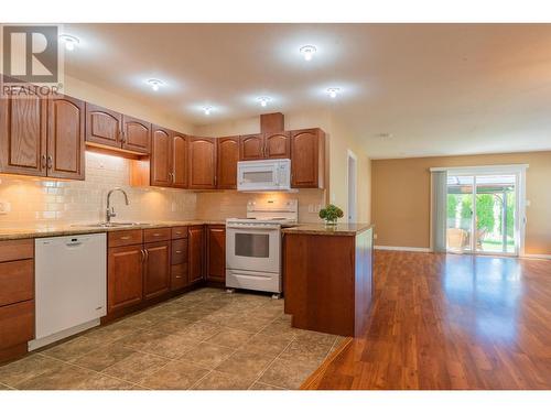 1299 Heather  Place, Trail, BC - Indoor Photo Showing Kitchen